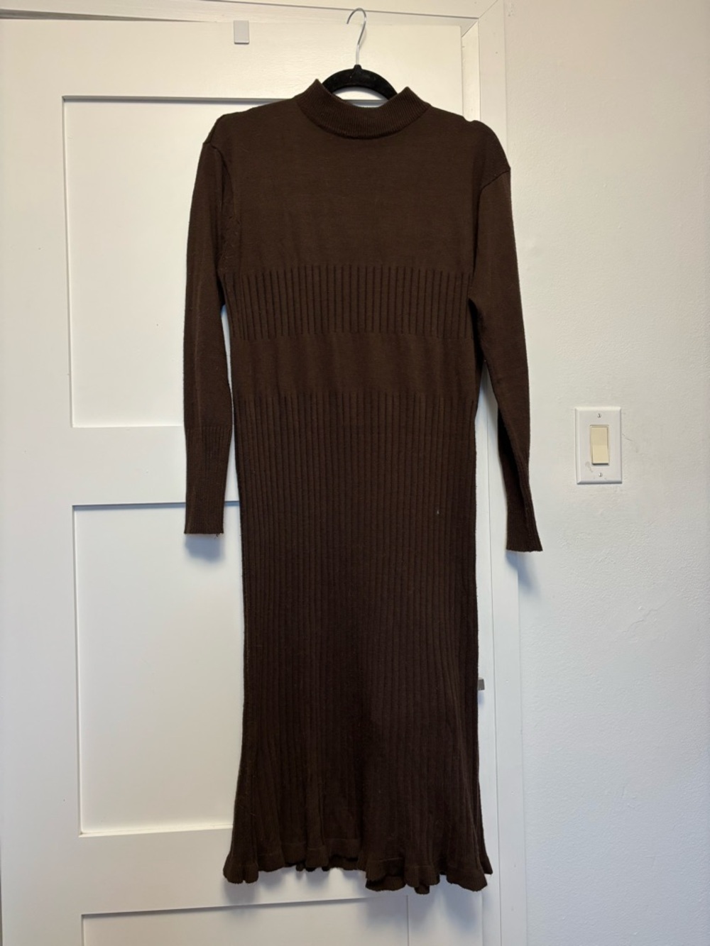 Brown Ribbed Knit Long Sleeve Midi Dress